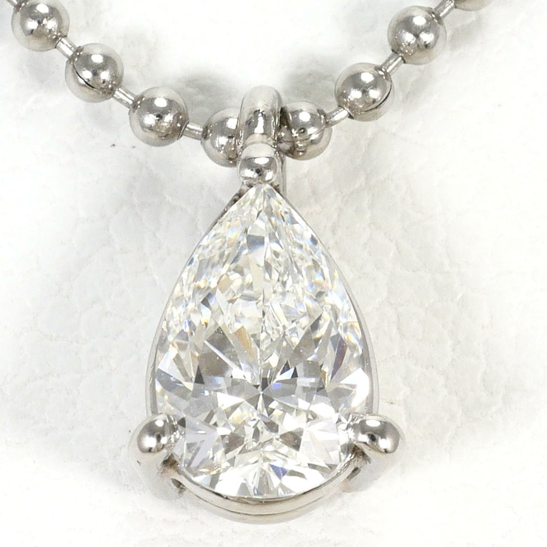 PT900 Platinum / PT850 Necklace with 0.53ct Diamond (VS2 clarity, certified), Total Weight 3.9g,: --- Catalog ---Category: SizeWeight: 3.9g / 0.13oz.Pendant Size: 9mm x 5mm / 0.35'' x 0.19''Neck Circumference: 40 cm / 15.74''Category: DesignColor: PlatinumMetal: PlatinumStone: DiamondGender: Women