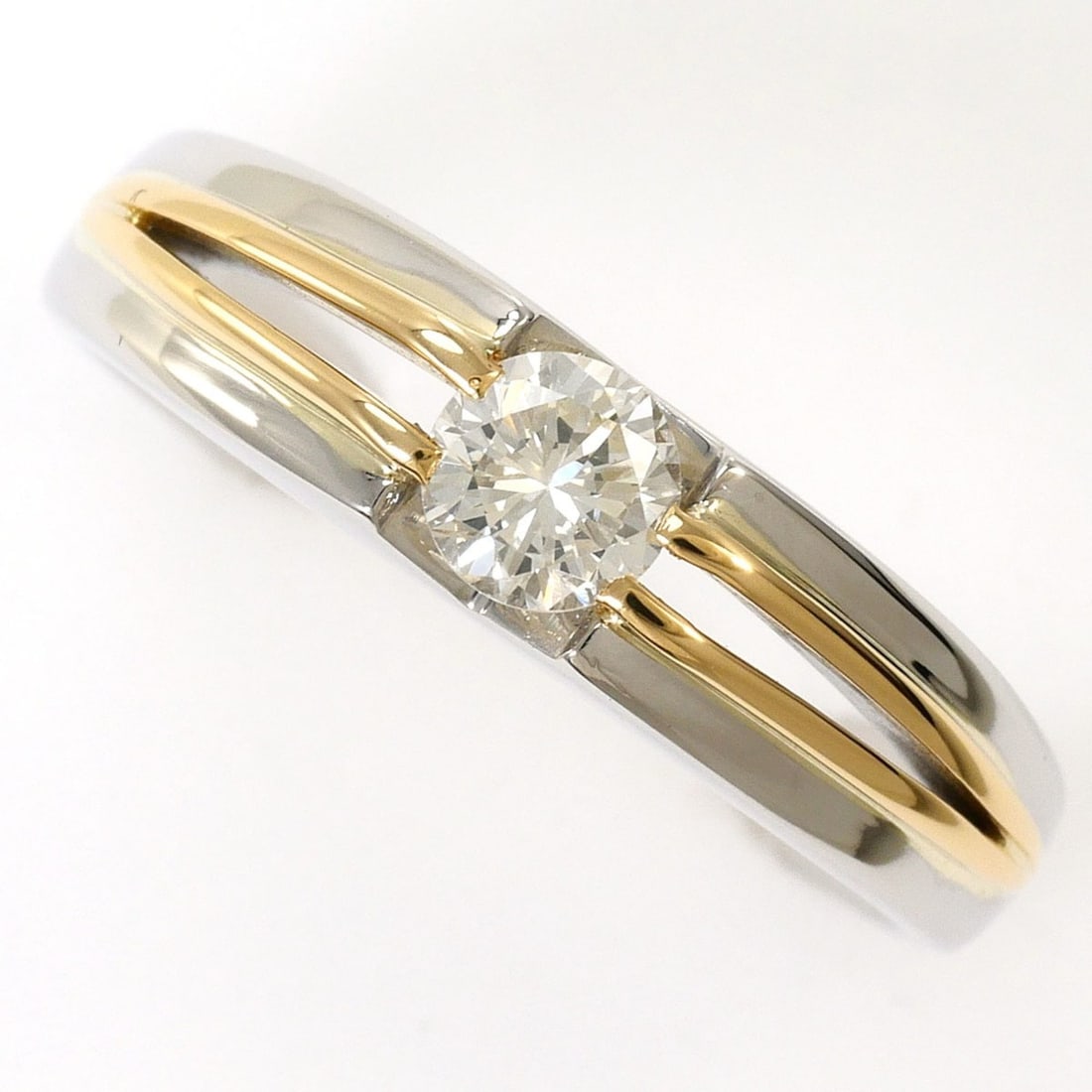 PT900 Platinum 18K Yellow Gold Ring with 0.30ct Diamond, Total Weight 6.5g - Jewelry: --- Catalog ---Category: SizeWidth: 5mm / 0.2''Weight: 6.5g / 0.22oz.JP Size: 10.5US Size: 5.5Category: DesignType: Band ringColor: Platinum, Yellow goldMetal: Gold, PlatinumStone: DiamondGender: Wome