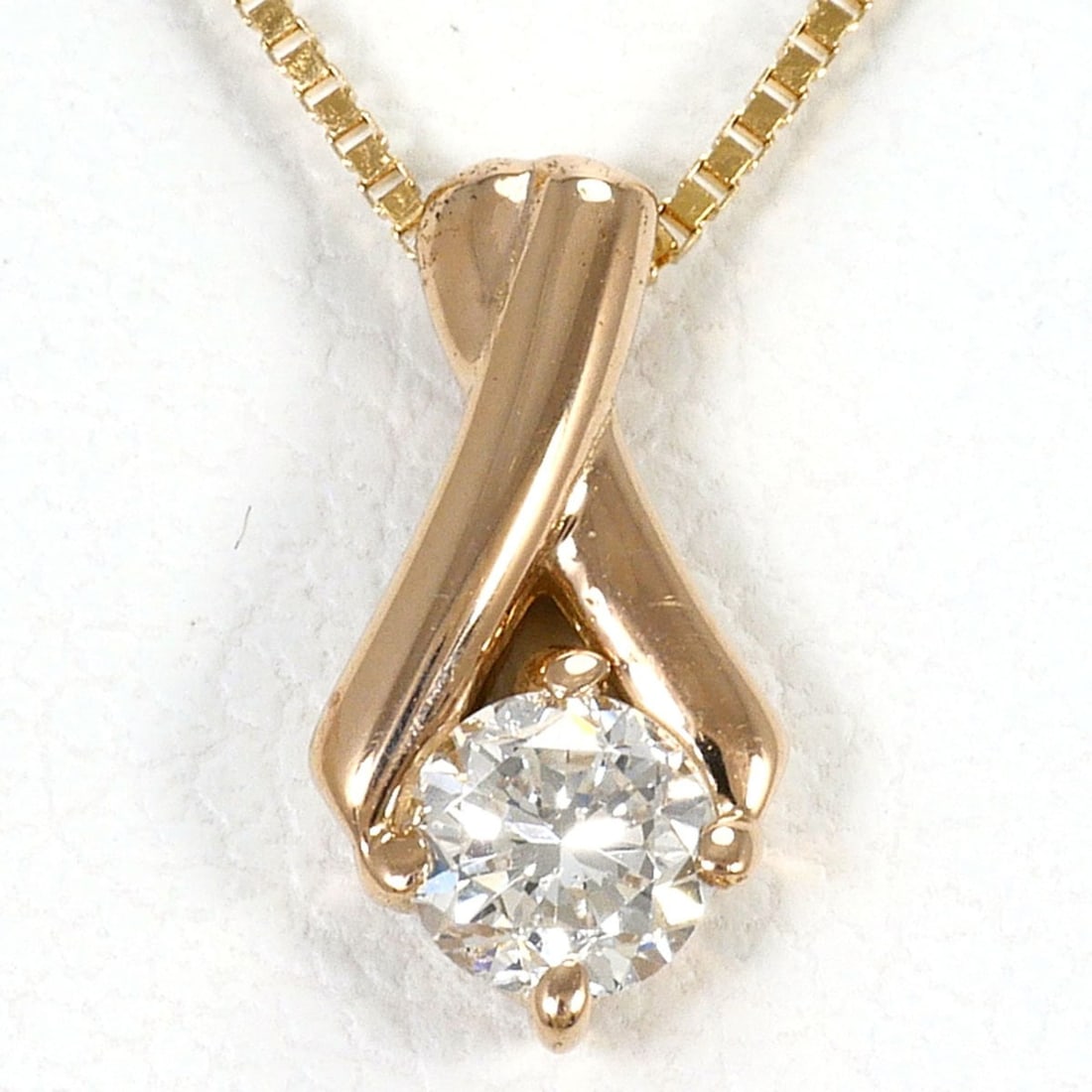 18K Pink Gold (PG) and Yellow (YG) Necklace with 0.16ct Diamond, Total Weight 1.9g, 45cm Length,: --- Catalog ---Category: SizeWeight: 1.9g / 0.06oz.Pendant Size: 10mm x 5mm / 0.39'' x 0.19''Neck Circumference: 45 cm / 17.71''Category: DesignColor: Pink gold, Yellow goldMetal: GoldStone: DiamondGe