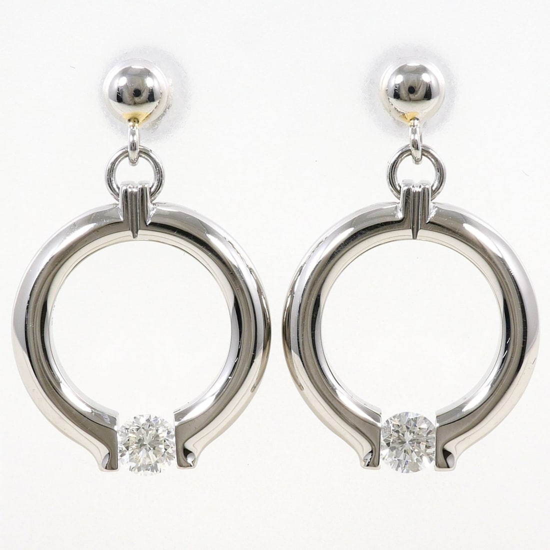 PT900 Platinum Earrings with 0.20ct Diamonds, Total Weight 11.1g, Jewelry: --- Catalog ---Category: SizeWeight: 11.1g / 0.39oz.Category: DesignType: Drop earringsColor: PlatinumMetal: PlatinumStone: DiamondGender: WomenMaterial: Platinum 900Weight (ct.): 0.20Category: Genera