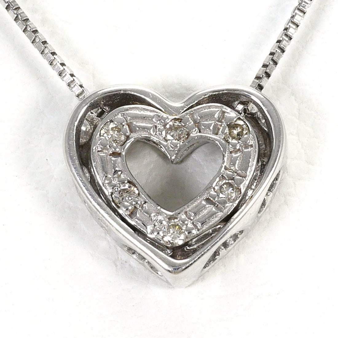 K10 10K WG White Gold Necklace with 0.08ct Diamond, Total Weight 1.5g, 42cm, Jewelry: --- Catalog ---Category: SizeWeight: 1.5g / 0.05oz.Pendant Size: 8mm x 15mm / 0.31'' x 0.59''Neck Circumference: 42 cm / 16.53''Category: DesignColor: White goldMetal: White GoldStone: DiamondGender: 