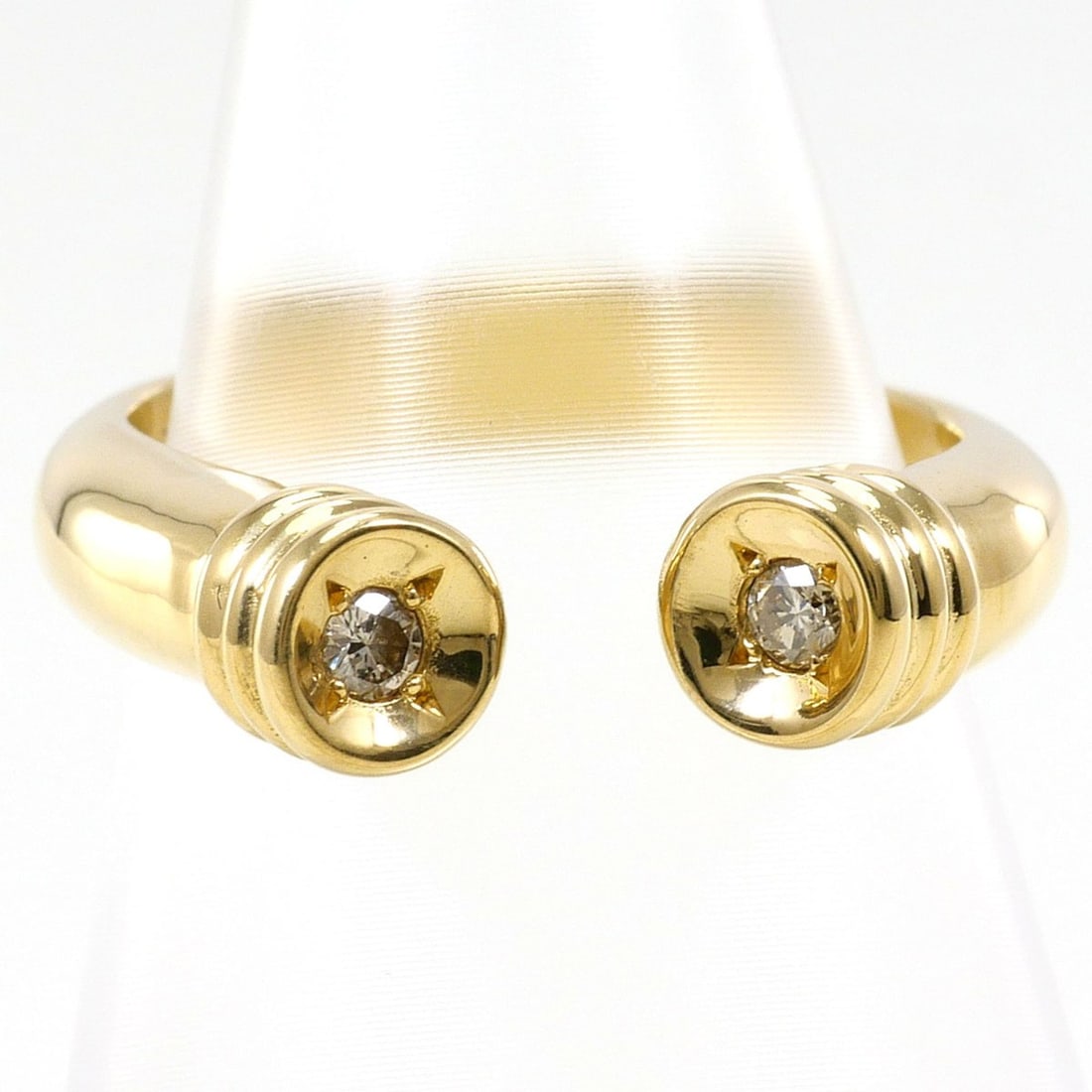 18K (18-karat) Yellow Gold Ring with 0.10ct Diamond, Card Design, Total Weight 6.7g, Jewelry: --- Catalog ---Category: SizeWidth: 5mm / 0.2''Weight: 6.7g / 0.23oz.JP Size: 10US Size: 5.5Category: DesignType: Band ringColor: Yellow goldMetal: GoldStone: DiamondGender: WomenMaterial: Yellow gold