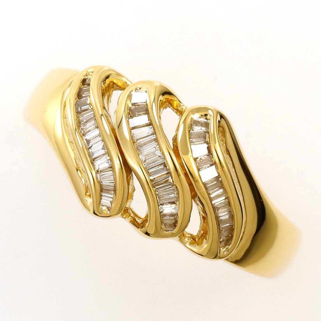 18K (18-karat) Yellow Gold Ring with 0.17ct Diamond, Total Weight 4.1g, Jewelry: --- Catalog ---Category: SizeWidth: 10mm / 0.39''Weight: 4.1g / 0.14oz.JP Size: 12.5US Size: 6.5Category: DesignType: Band ringColor: Yellow goldMetal: GoldStone: DiamondGender: WomenMaterial: Yellow 