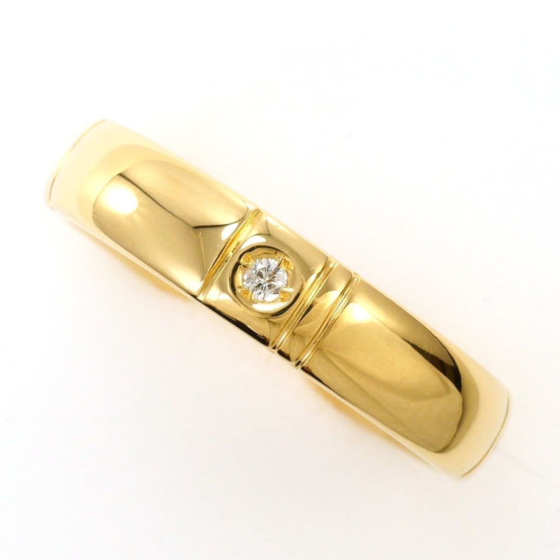 18K (18-karat) Yellow Gold Ring with Diamond (carat weight not stamped), Total Weight 5.5g, Jewelry: --- Catalog ---Category: SizeWidth: 4mm / 0.16''Weight: 5.5g / 0.19oz.JP Size: 10US Size: 5.5Category: DesignType: Band ringColor: Yellow goldMetal: GoldStone: DiamondGender: WomenMaterial: Yellow gol