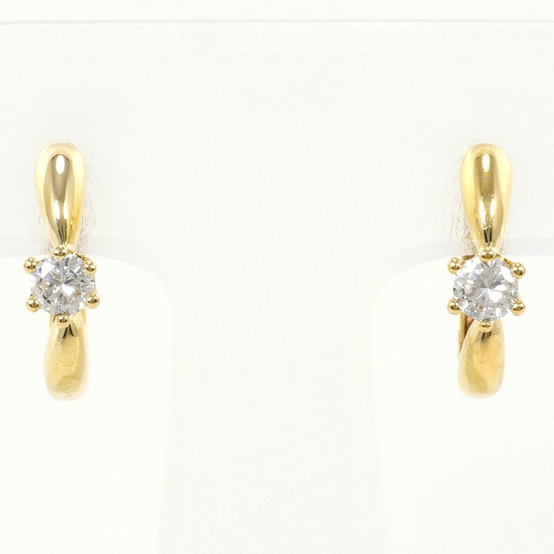 18K (18-karat) Yellow Gold Earrings with Diamonds: 0.14ct and 0.13ct, Total Weight: 2.2g, Jewelry: --- Catalog ---Category: SizeWeight: 2.2g / 0.07oz.Category: DesignType: Hoop earringsColor: Yellow goldMetal: GoldStone: DiamondGender: WomenMaterial: Yellow gold (18K)Metal Purity: 18KCategory: Gene