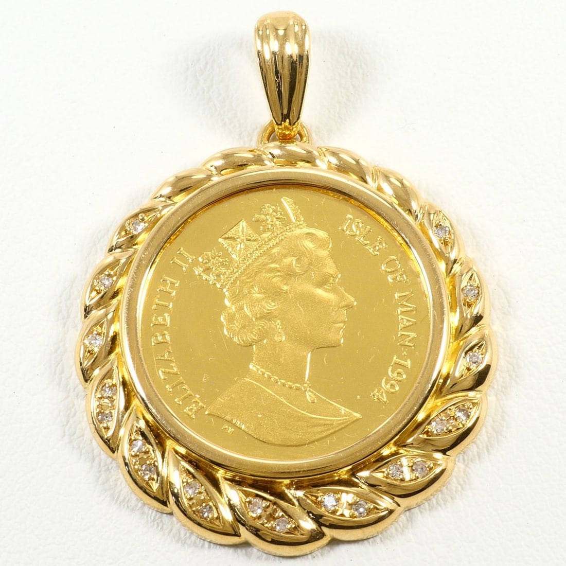 K24 24K YG Yellow Gold Pendant Top, 1.5 oz, 0.11ct Diamond, Card, Total Weight 12.1g, Jewelry: --- Catalog ---Category: SizeWeight: 12.1g / 0.42oz.Pendant Size: 40mm x 30mm / 1.57'' x 1.18''Category: DesignColor: Yellow goldMetal: GoldStone: DiamondGender: Women,MenMaterial: Yellow gold (18K), 