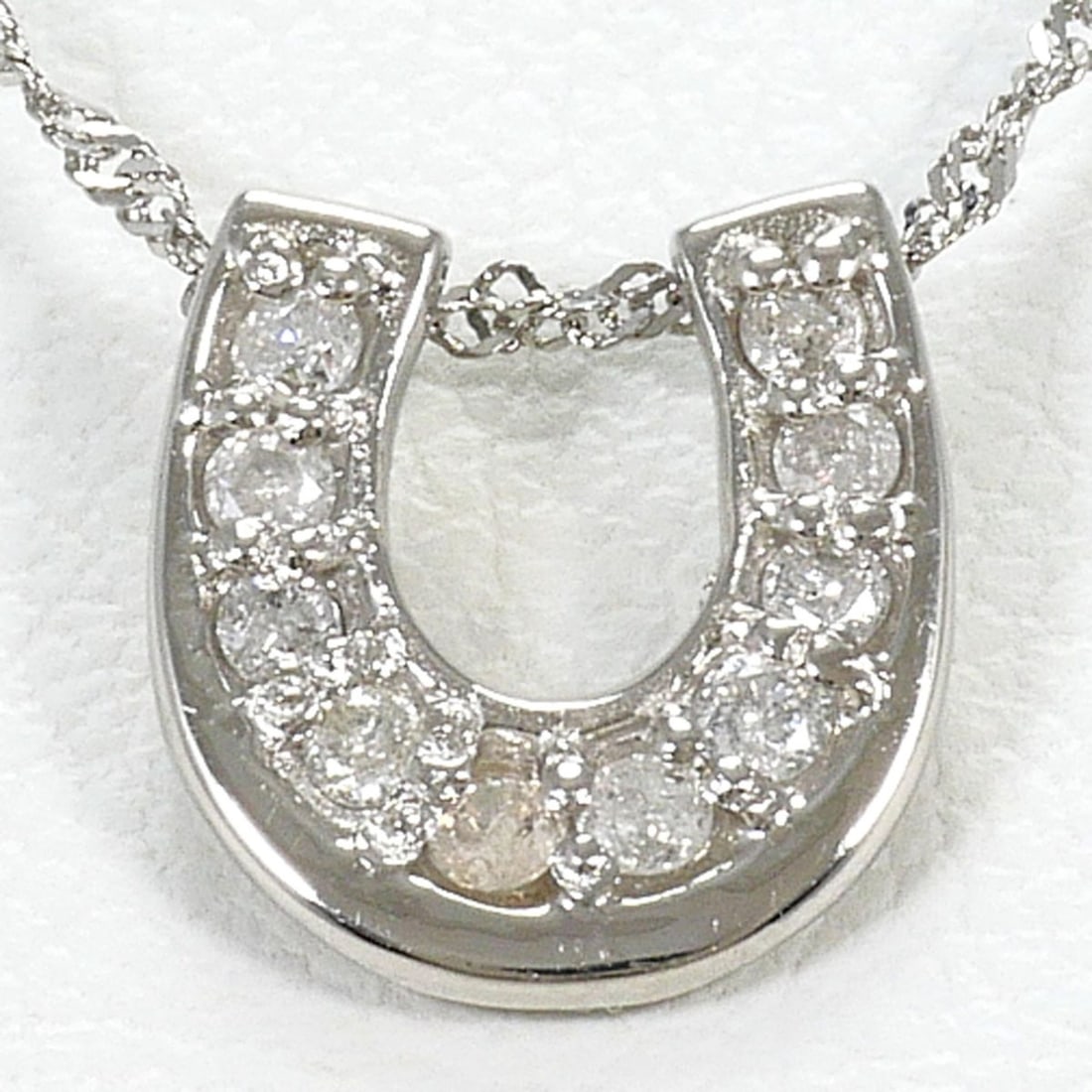 PT1000 Platinum / PT850 Necklace with 0.1ct Diamond, Total Weight 1.4g, 40cm Length, Jewelry: --- Catalog ---Category: SizeWeight: 1.4g / 0.04oz.Pendant Size: 9mm x 8mm / 0.35'' x 0.31''Neck Circumference: 40 cm / 15.74''Category: DesignColor: PlatinumMetal: PlatinumStone: DiamondGender: Women