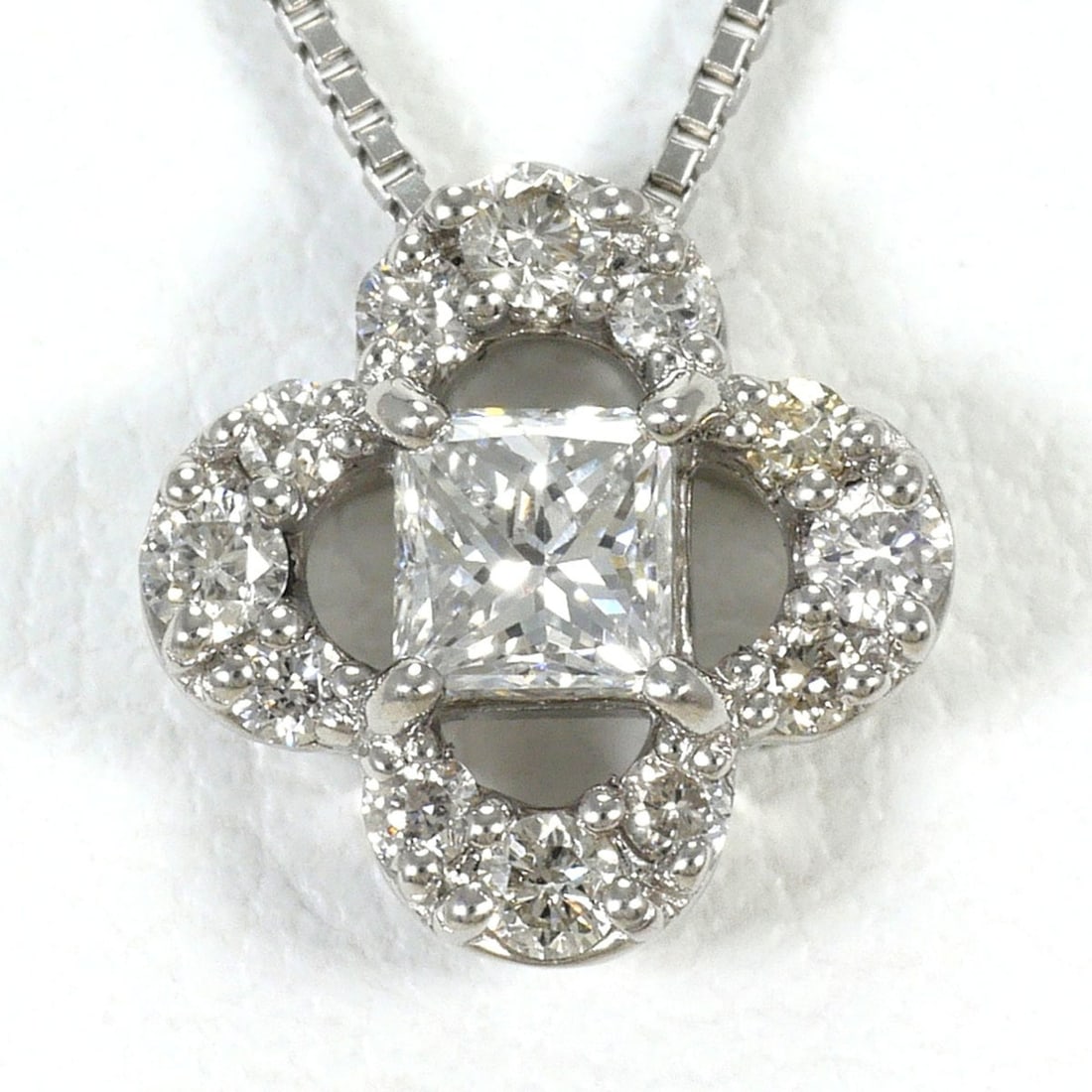 PT950 Platinum / PT850 Necklace with Diamonds (0.190ct and 0.12ct), Total Weight 2.4g, 46cm, Jewelry: --- Catalog ---Category: SizeWeight: 2.4g / 0.08oz.Pendant Size: 9mm x 9mm / 0.35'' x 0.35''Neck Circumference: 46 cm / 18.11''Category: DesignColor: PlatinumMetal: PlatinumStone: DiamondGender: Women