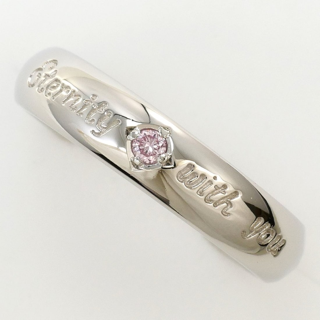 PT900 Platinum Ring with Pink Diamond (No carat markings), Total Weight 2.6g, Jewelry: --- Catalog ---Category: SizeWidth: 4mm / 0.16''Weight: 2.6g / 0.09oz.JP Size: 6US Size: 3.5Category: DesignType: Band ringColor: Pink, PlatinumMetal: PlatinumStone: DiamondGender: WomenMaterial: Plat