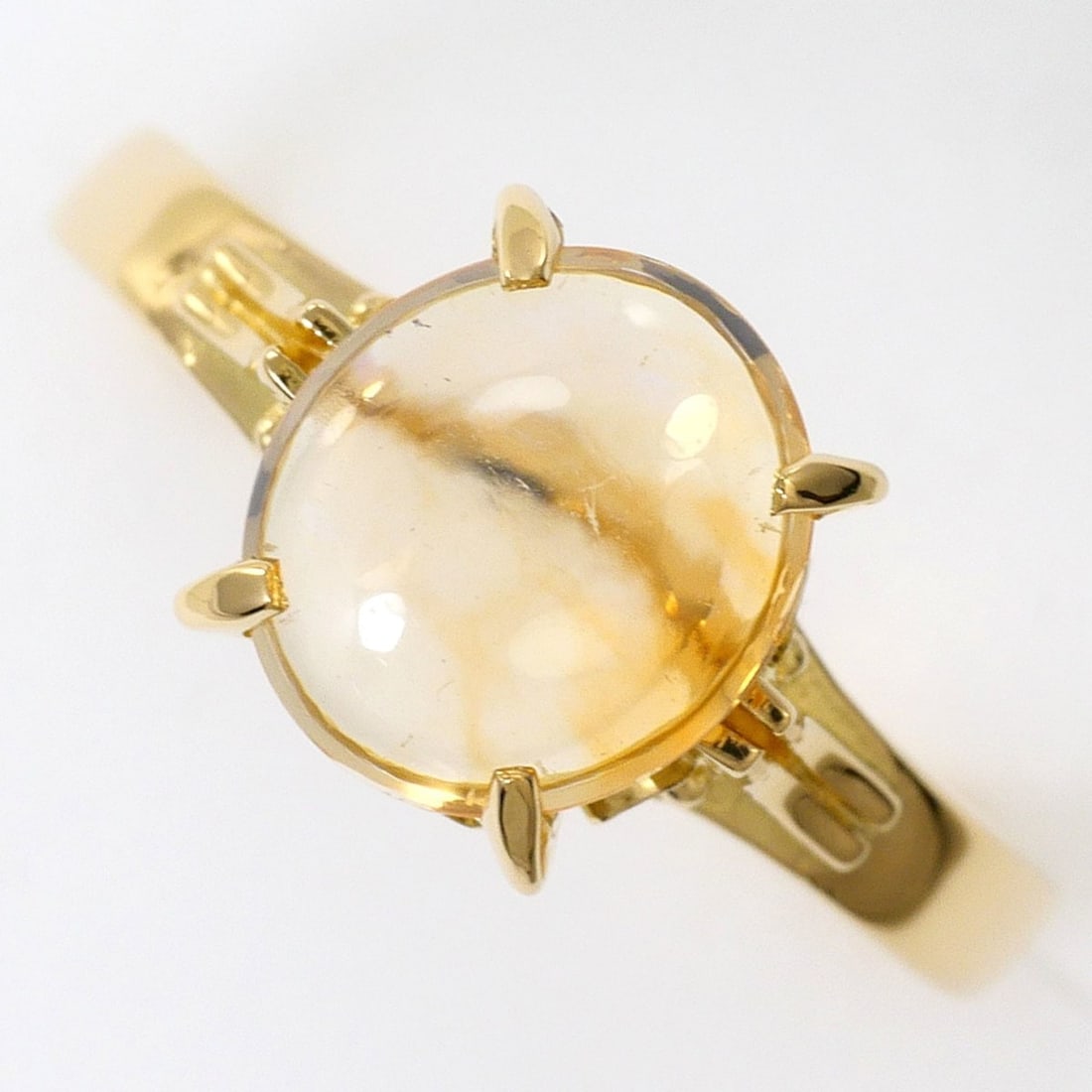 18K (18-karat) Yellow Gold Ring with Opal, Total Weight 2.6g, Jewelry: --- Catalog ---Category: SizeWidth: 8mm / 0.31''Weight: 2.6g / 0.09oz.JP Size: 7.5US Size: 4Category: DesignType: Band ringColor: Yellow goldMetal: GoldStone: OpalGender: WomenMaterial: Yellow gold (1