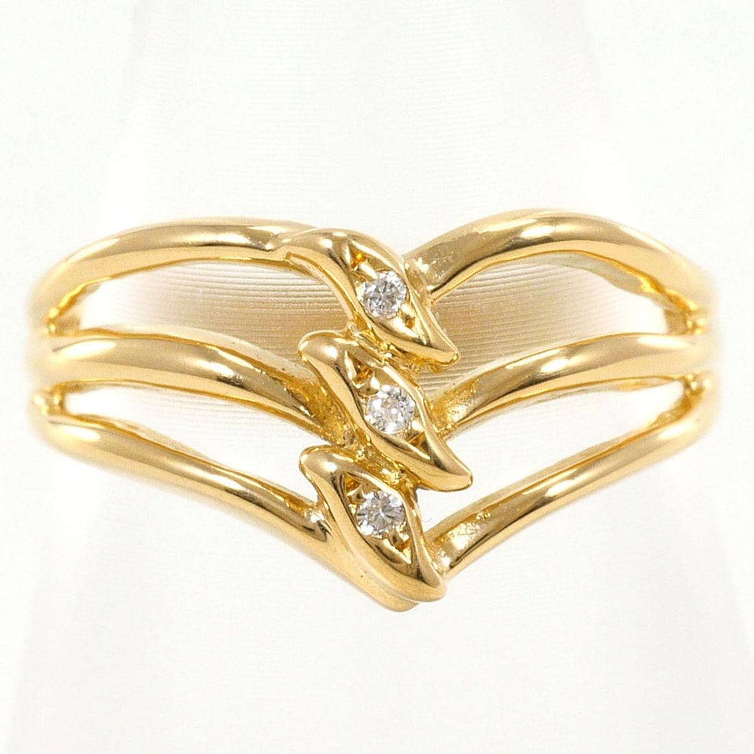 18K (18-karat) Yellow Gold Ring with 0.02ct Diamond, Total Weight 2.8g, Jewelry: --- Catalog ---Category: SizeWidth: 10mm / 0.39''Weight: 2.8g / 0.09oz.JP Size: 9.5US Size: 5Category: DesignType: Band ringColor: Yellow goldMetal: GoldStone: DiamondGender: WomenMaterial: Yellow gol