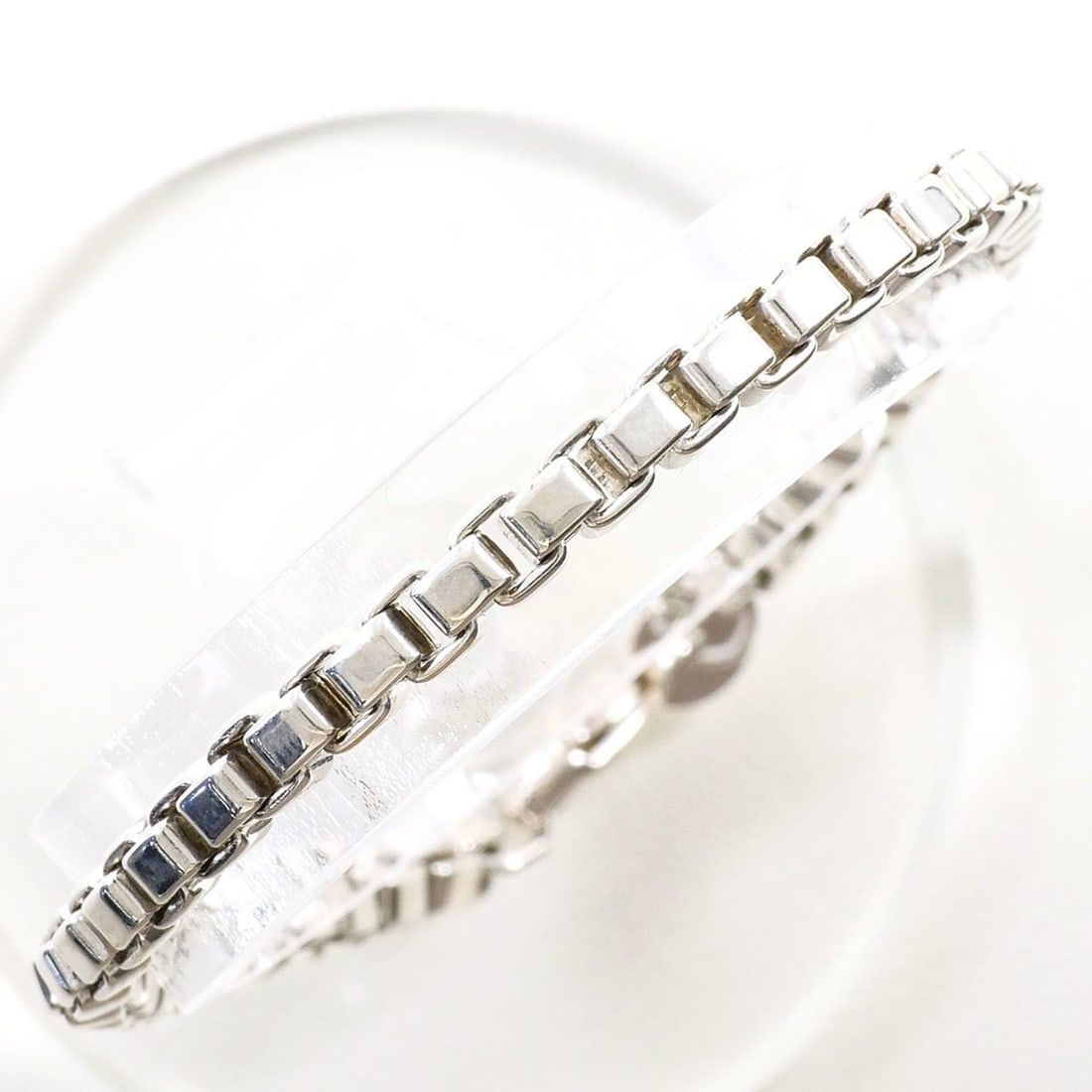 Tiffany & Co. Venetian Silver Bracelet, Total Weight 15.8g, 18cm, Jewelry: --- Catalog ---Category: SizeWeight: 15.8g / 0.55oz.Total Length: 18cm / 7.08''Category: DesignType: Charm braceletGender: WomenMaterial: Silver 925Category: GeneralBrand: Tiffany--- Item List ---Sect