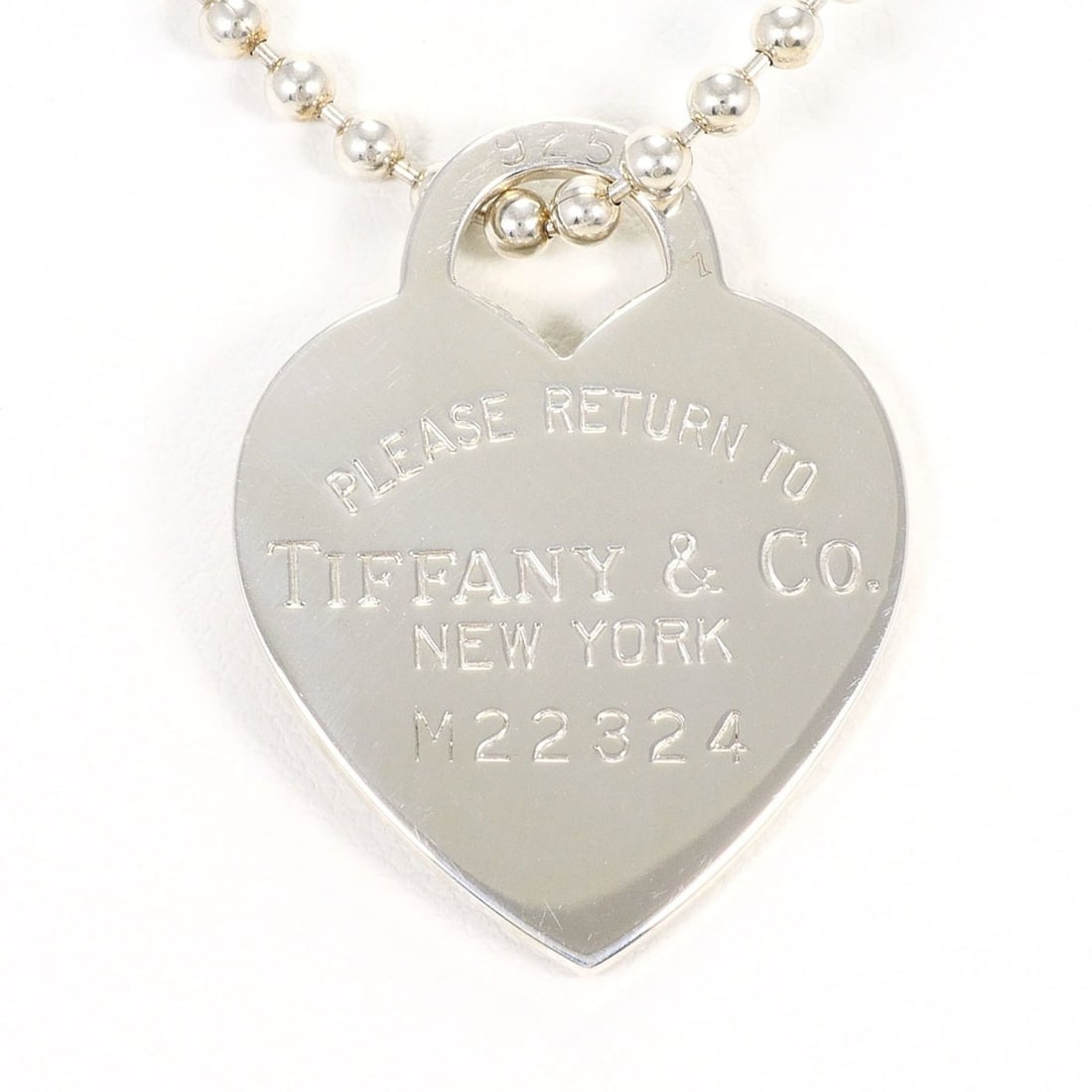 Tiffany & Co. Return to Heart Tag Silver Necklace, Total Weight 22.2g, 87cm, Jewelry: --- Catalog ---Category: SizeWeight: 22.2g / 0.78oz.Pendant Size: 30mm x 23mm / 1.18'' x 0.9''Neck Circumference: 87 cm / 34.25''Category: DesignGender: WomenMaterial: Silver 925Necklace Type: Necklac