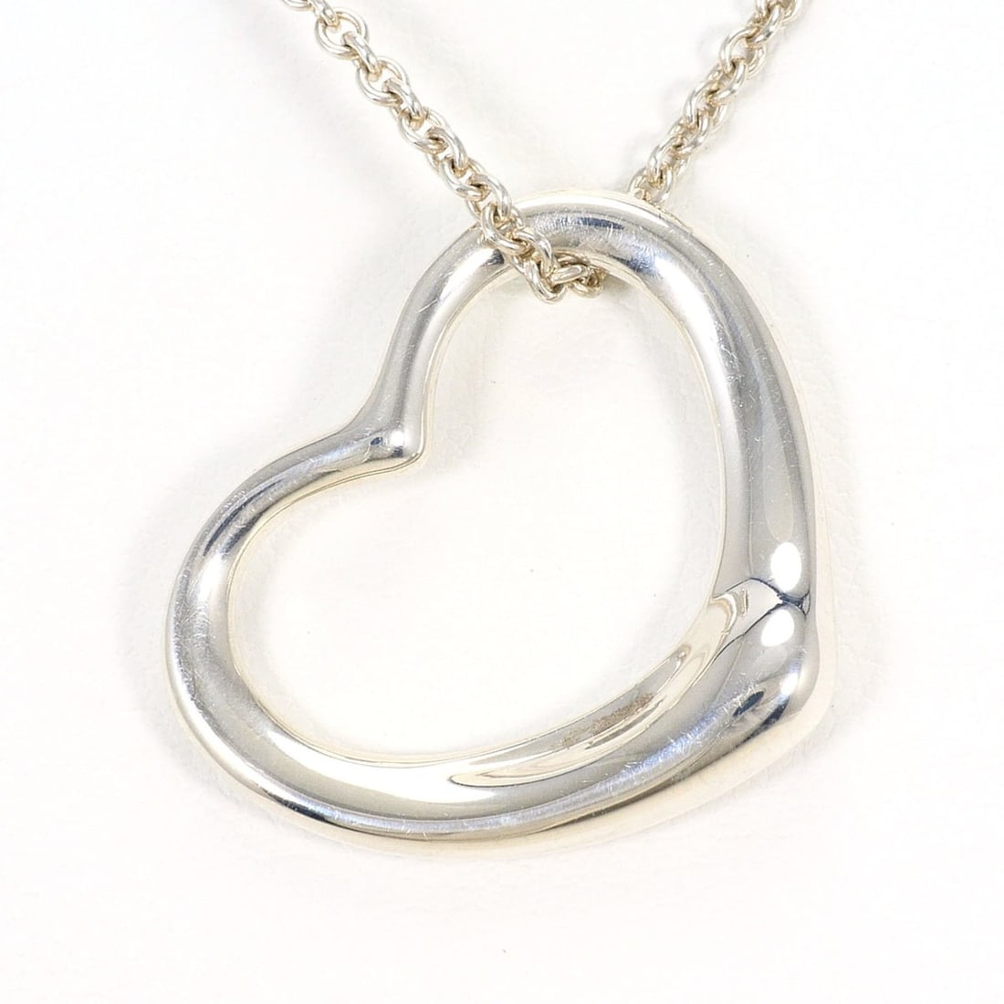 Tiffany & Co. Open Heart Silver Necklace, Total Weight 5.5g, 40cm, Jewelry: --- Catalog ---Category: SizeWeight: 5.5g / 0.19oz.Pendant Size: 22mm x 18mm / 0.86'' x 0.7''Neck Circumference: 40 cm / 15.74''Category: DesignGender: WomenMaterial: Silver 925Necklace Type: Necklace