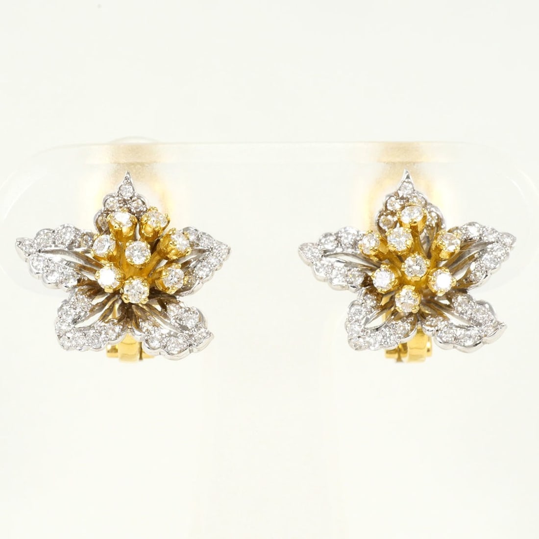 18K (18-karat) Yellow Gold Earrings with 0.85ct Diamonds, Total Weight 7.1g, Jewelry: --- Catalog ---Category: SizeWeight: 7.1g / 0.25oz.Category: DesignType: Clip earringsColor: White gold, Yellow goldMetal: Gold, White GoldStone: DiamondGender: WomenMaterial: White gold (18K), Yellow