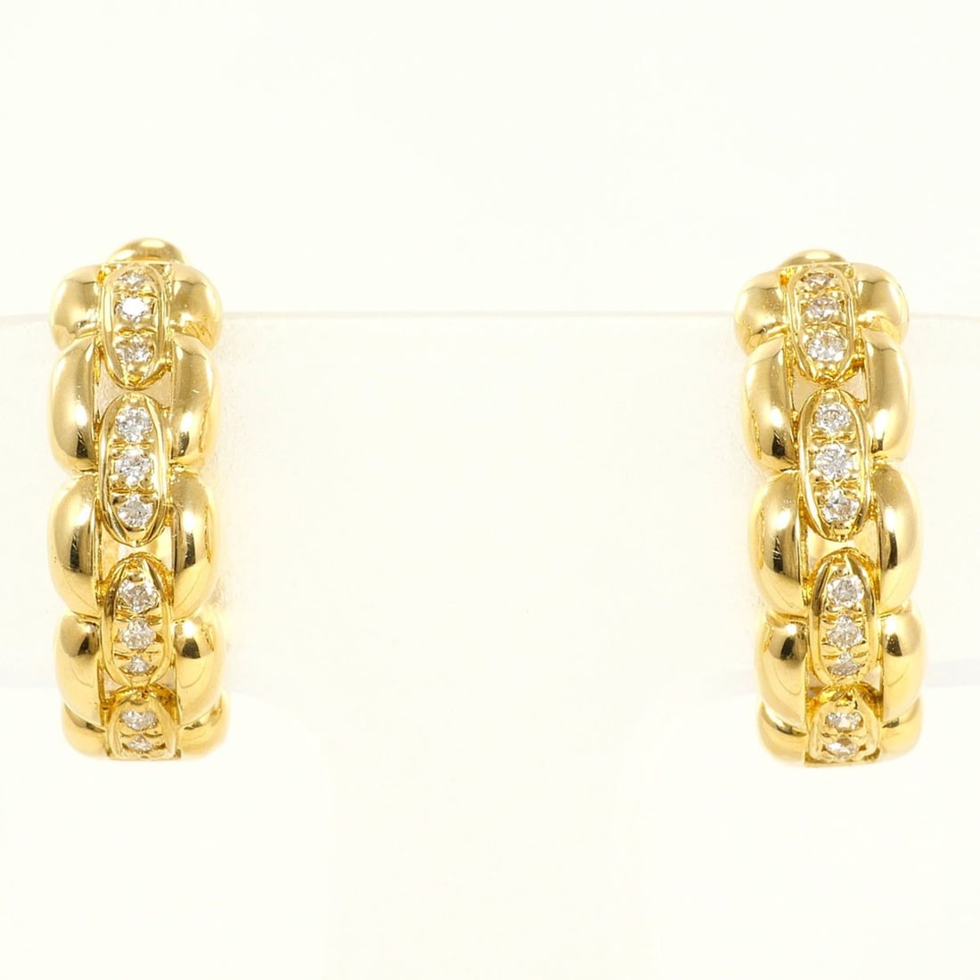 18K (18-karat) Yellow Gold Earrings with 0.08ct Diamonds, Total Weight 7.1g, Jewelry: --- Catalog ---Category: SizeWeight: 7.1g / 0.25oz.Category: DesignType: Clip earringsColor: Yellow goldMetal: GoldStone: DiamondGender: WomenMaterial: Yellow gold (18K)Metal Purity: 18KWeight (ct.): 