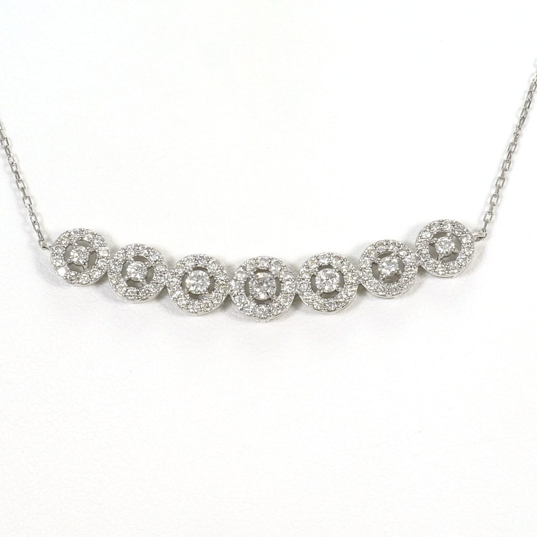 PT900 Platinum / PT850 Necklace with 1.00ct Diamond, Total Weight 6.3g, 50cm Length, Jewelry: --- Catalog ---Category: SizeWeight: 6.3g / 0.22oz.Pendant Size: 10mm x 46mm / 0.39'' x 1.81''Neck Circumference: 50 cm / 19.68''Category: DesignColor: PlatinumMetal: PlatinumStone: DiamondGender: Wom