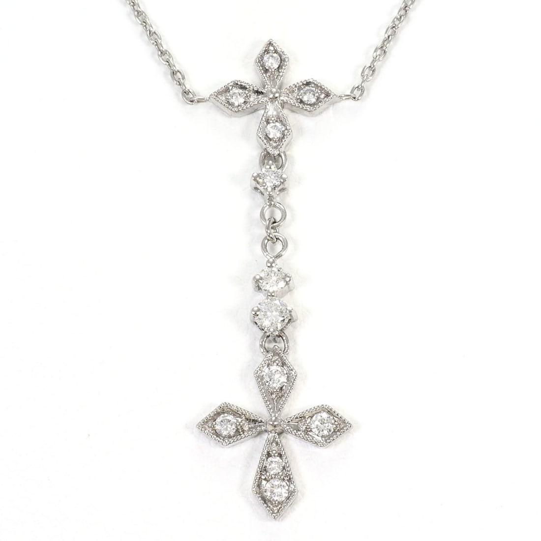 18K (18-karat white gold) necklace with 0.21ct diamond, total weight 3.0g, 42cm length. Jewelry.: --- Catalog ---Category: SizeWeight: 3g / 0.1oz.Pendant Size: 35mm x 11mm / 1.37'' x 0.43''Neck Circumference: 42 cm / 16.53''Category: DesignColor: White goldMetal: White GoldStone: DiamondGender: Wo