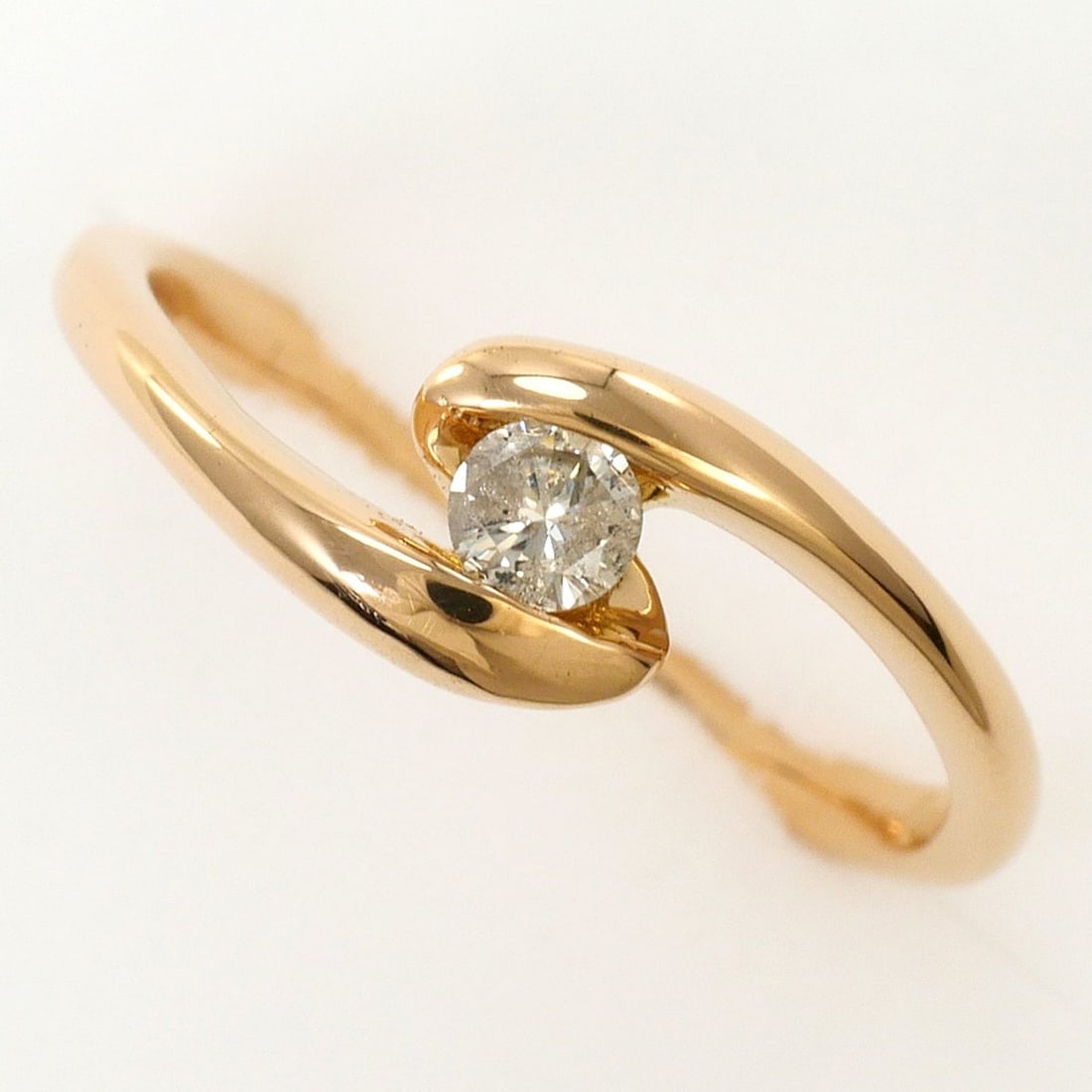 18K (18-karat gold) Pink Gold Ring with 0.10ct Diamond, Total Weight 1.7g, Jewelry: --- Catalog ---Category: SizeWidth: 6mm / 0.24''Weight: 1.7g / 0.05oz.JP Size: 6.5US Size: 3.5Category: DesignType: Band ringColor: Pink goldMetal: GoldStone: DiamondGender: WomenMaterial: Pink gold (