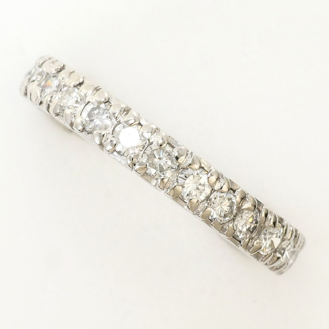 Platinum ring, 1 diamond (1.00ct), card included, total weight 3.7g, jewelry.: --- Catalog ---Category: SizeWidth: 3mm / 0.12''Weight: 3.7g / 0.13oz.JP Size: 13US Size: 6.5Category: DesignType: Band ringColor: PlatinumMetal: PlatinumStone: DiamondGender: WomenMaterial: PlatinumW