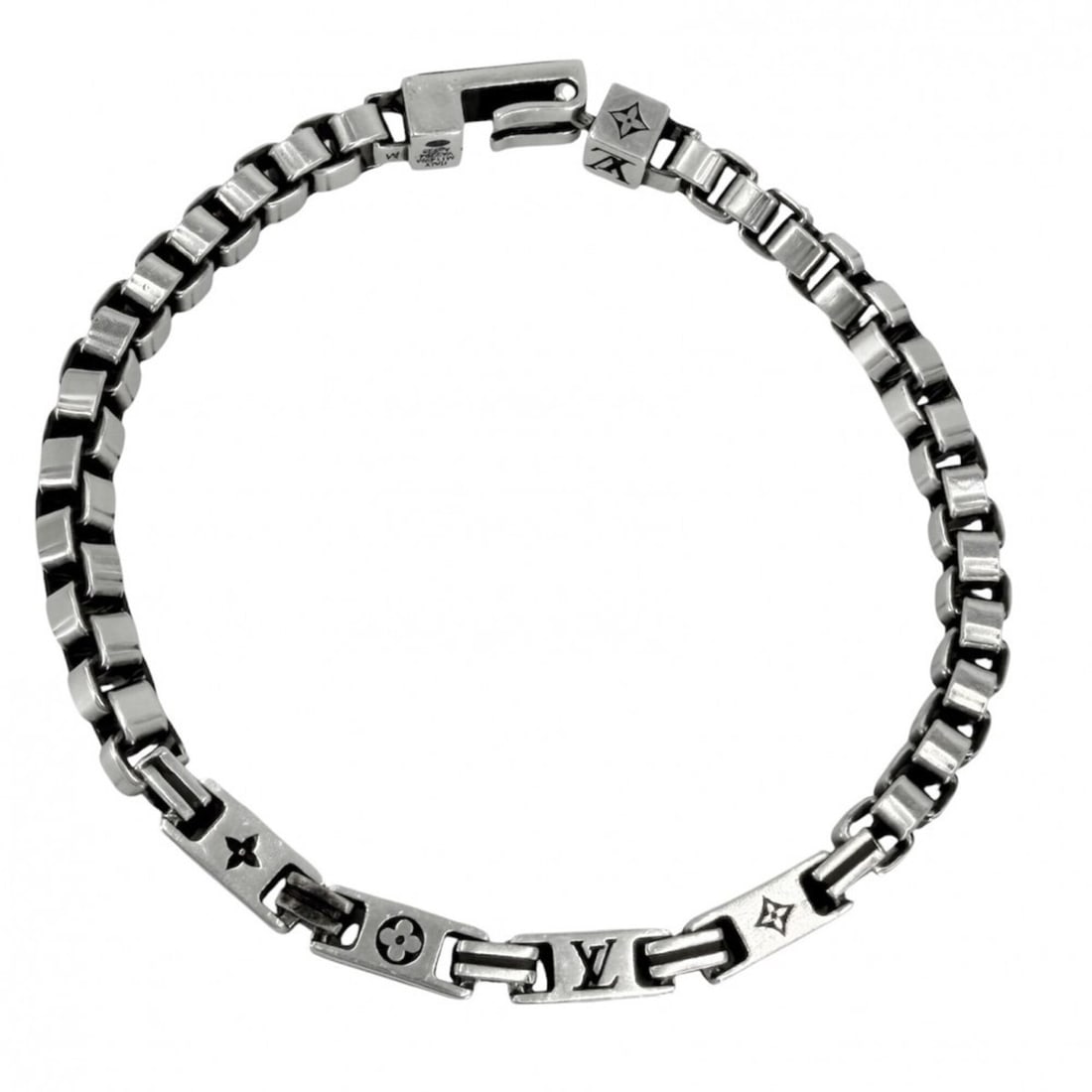 Louis Vuitton Monogram Bracelet for Men, LV Tailor Accessory, Jewelry, Size M, Sterling Silver 925,: --- Catalog ---Category: SizeLength: 19cm / 7.48''Category: DesignType: Charm braceletGender: MenMaterial: Silver 925Category: GeneralBrand: Louis Vuitton--- Item List ---Section: ConditionRanking: Ra