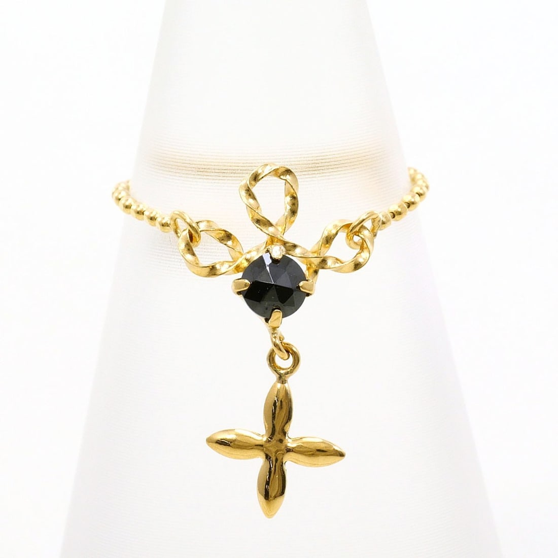 18K (18-karat) Yellow Gold Ring with Onyx, Total Weight 0.5g, Jewelry: --- Catalog ---Category: SizeWidth: 15mm / 0.59''Weight: 0.5g / 0.01oz.JP Size: 2.5US Size: 2Category: DesignType: Band ringColor: Yellow goldMetal: GoldStone: OnyxGender: WomenMaterial: Yellow gold (