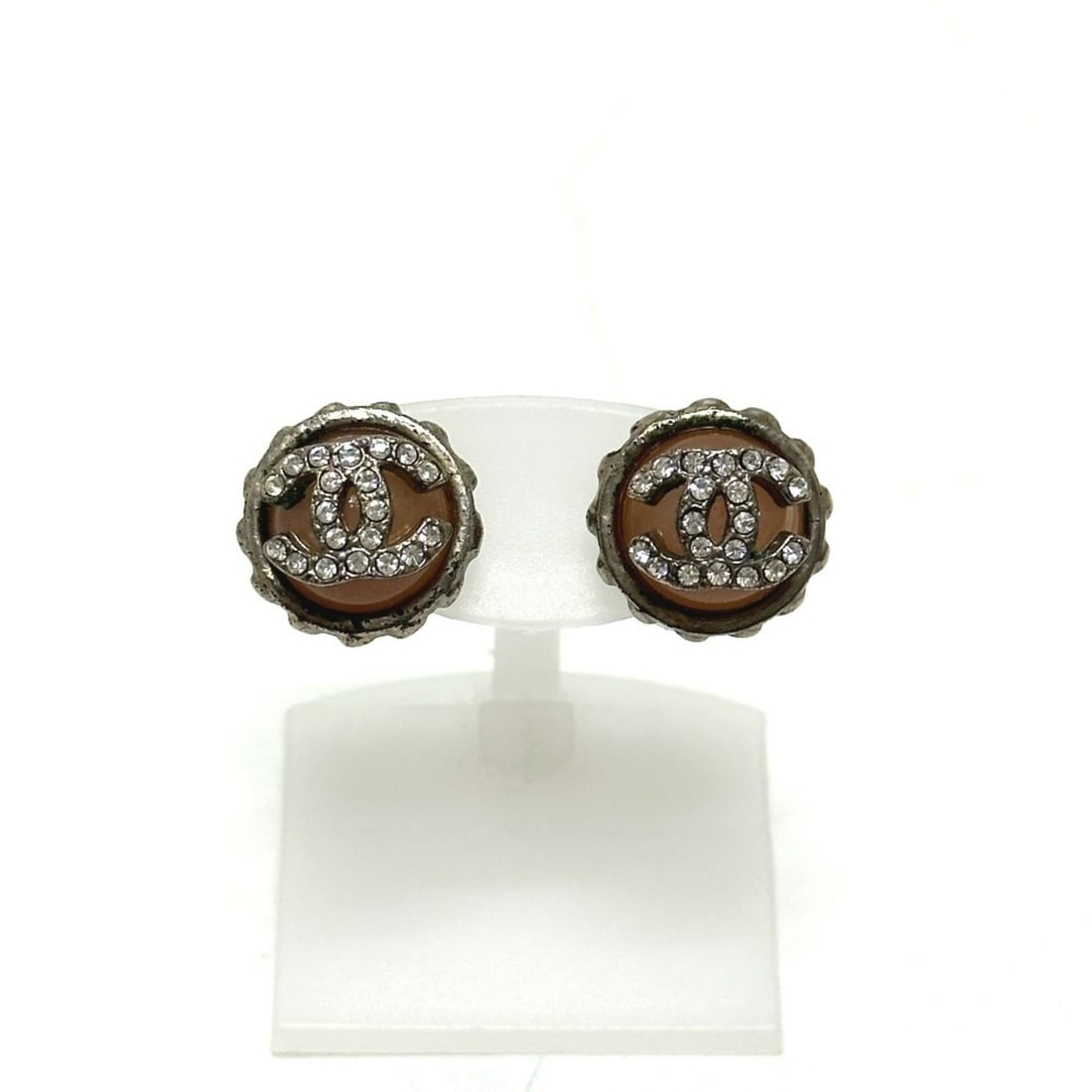 CHANEL 02C Rhinestone Coco Mark Earrings, Metal Ear Jewelry, Pink x Silver: --- Catalog ---Category: SizeSize (HxWxD): 10.20mm x 10.20mm / 0.40'' x 0.40''Category: DesignType: Stud earringsColor: Pink, SilverGender: WomenMaterial: MetalCategory: GeneralBrand: ChanelCountry of