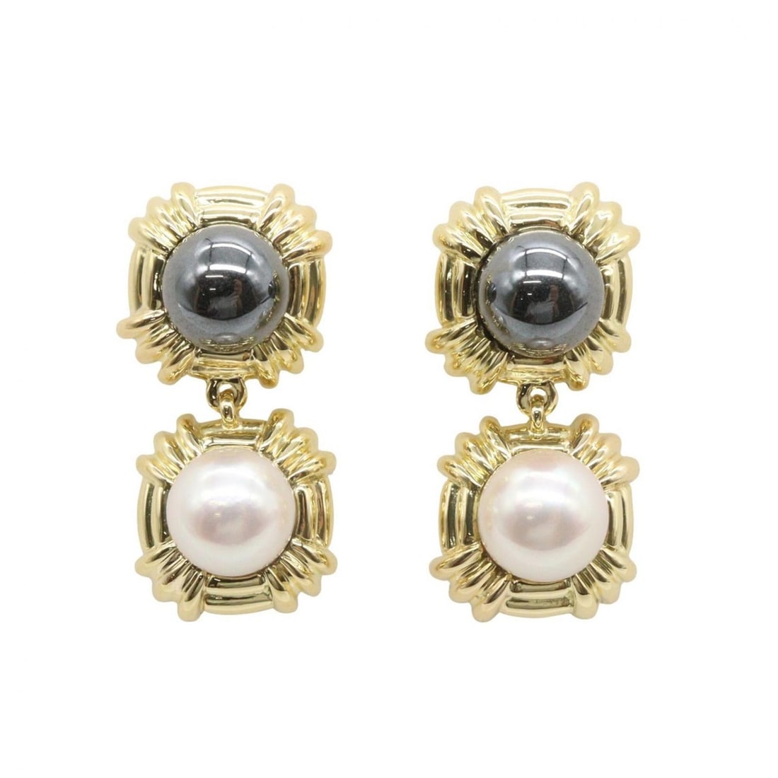 Tiffany & Co. Pearl Hematite Earrings, 18K (Yellow Gold) Jewelry, Pearl, Hematite, Women's, Gold: --- Catalog ---Category: SizeSize (HxWxD): 22.00mm x 10.00mm / 0.87'' x 0.39''Category: DesignType: Stud earringsColor: Gold, Gray, WhiteStone: Hematite, PearlGender: WomenMaterial: Yellow gold (18K)C