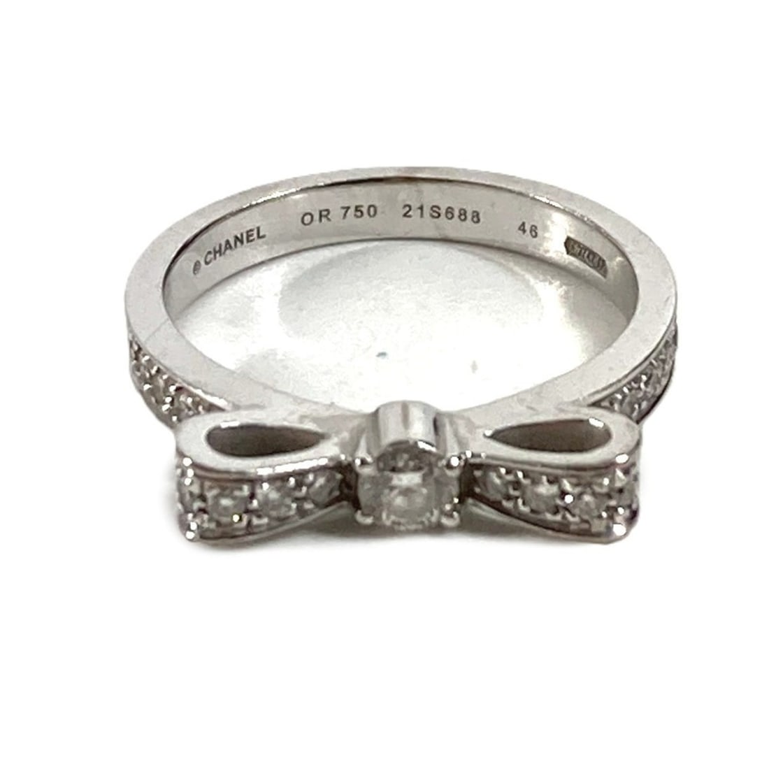 CHANEL J3412 Jewelry, 18K White Gold, Ruban de Chanel Diamond Ribbon Ring, WG750, Women's Silver: --- Catalog ---Category: SizeJP Size: 5.5US Size: 3.5Category: DesignType: Band ringGender: WomenMaterial: White gold (18K)Category: GeneralBrand: Chanel--- Item List ---Section: ConditionRanking: Ran