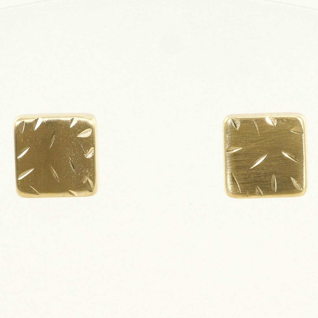 K10 10K YG Yellow Gold Earrings, Total Weight 0.5g, Like New Jewelry: --- Catalog ---Category: SizeWeight: 0.5g / 0.01oz.Category: DesignType: Stud earringsColor: Yellow goldMetal: GoldGender: WomenMaterial: Yellow gold (10K)Metal Purity: 10KCategory: GeneralBrand: Unbr