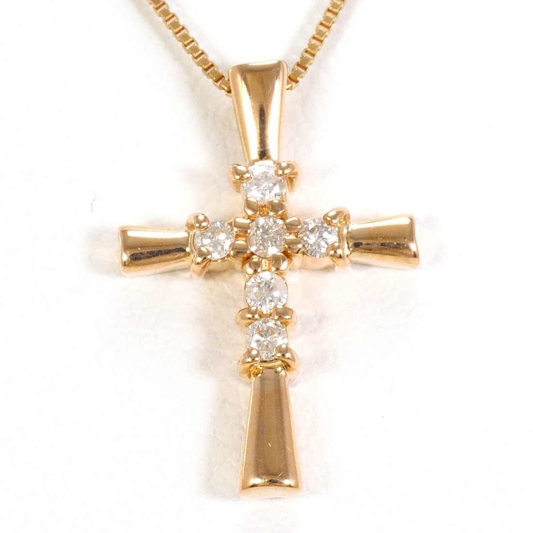 K14 14K Pink Gold (PG) Necklace with 0.10ct Diamond, Total Weight 2.1g, 45cm Length, Jewelry: --- Catalog ---Category: SizeWeight: 2.1g / 0.07oz.Pendant Size: 17mm x 11mm / 0.66'' x 0.43''Neck Circumference: 45 cm / 17.71''Category: DesignColor: Pink goldMetal: GoldStone: DiamondGender: WomenM