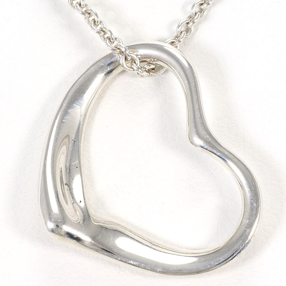 Tiffany & Co. Open Heart Silver Necklace, Total Weight 4.5g, 40cm, Jewelry: --- Catalog ---Category: SizePendant Size: 18mm x 22mm / 0.7'' x 0.86''Neck Circumference: 40 cm / 15.74''Category: DesignGender: WomenMaterial: Silver 925Necklace Type: NecklaceCategory: GeneralBrand