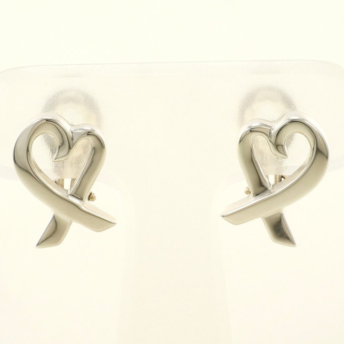 Tiffany & Co. Loving Heart Silver Earrings, Total Weight 4.0g, Jewelry: --- Catalog ---Category: DesignType: Clip earringsGender: WomenMaterial: Silver 925Category: GeneralBrand: Tiffany--- Item List ---Section: ConditionRanking: Rank SA Used - Hardly any traces of usage 