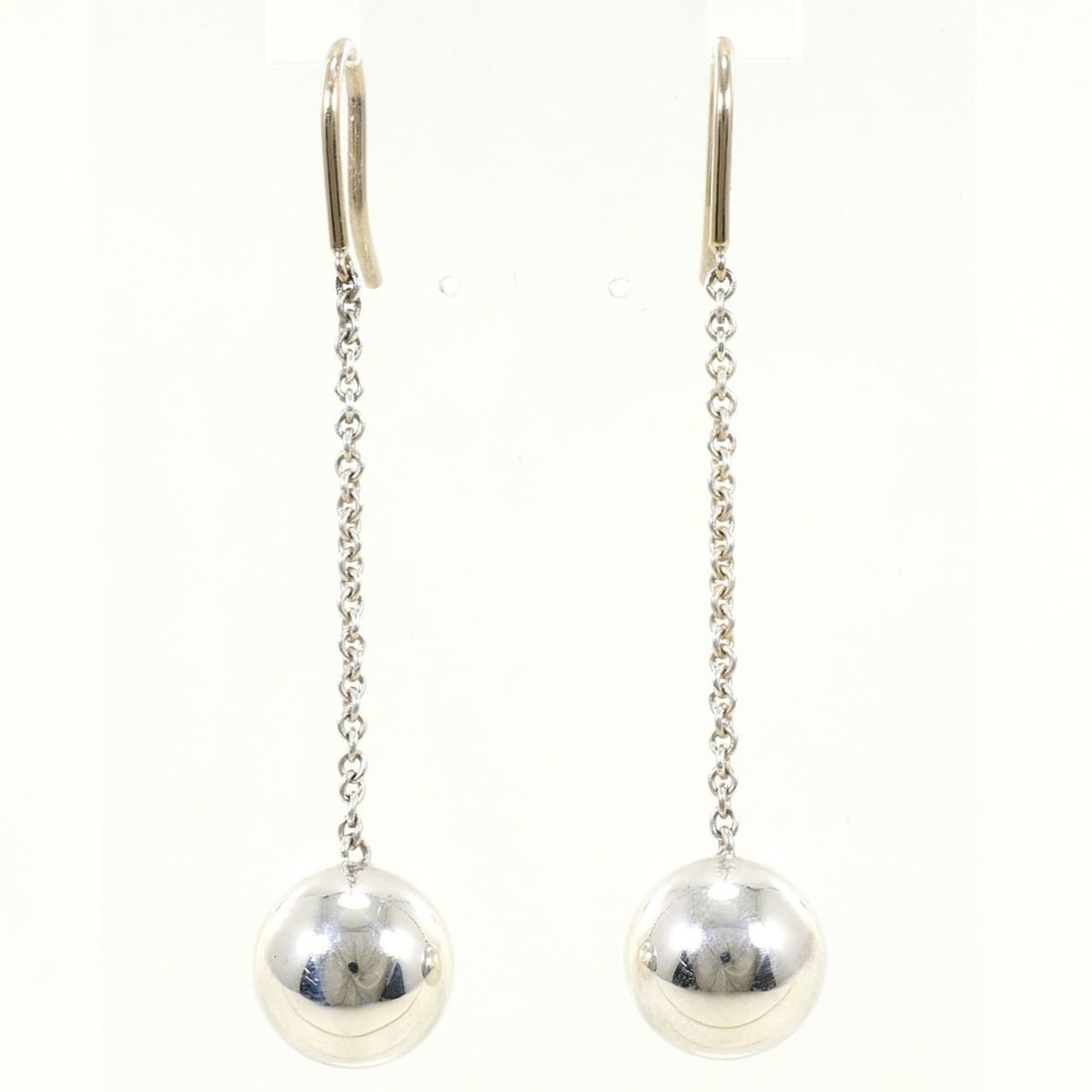 Tiffany & Co. Hardware Ball Silver Earrings, Total Weight 4.9g, Jewelry: --- Catalog ---Category: DesignType: Stud earringsGender: WomenMaterial: Silver 925Category: GeneralBrand: Tiffany--- Item List ---Section: ConditionRanking: Rank SA Used - Hardly any traces of usage 
