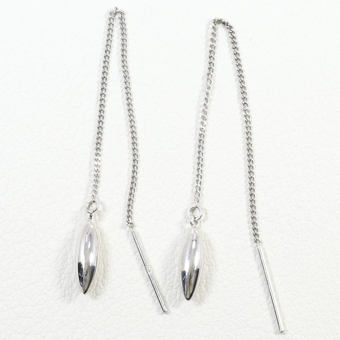 K14 14K WG White Gold Earrings, Total Weight 0.6g, Like New Jewelry: --- Catalog ---Category: SizeWeight: 0.6g / 0.02oz.Category: DesignType: Chain earringsColor: White goldMetal: White GoldGender: WomenMaterial: White gold (14K)Metal Purity: 14KCategory: GeneralBrand: