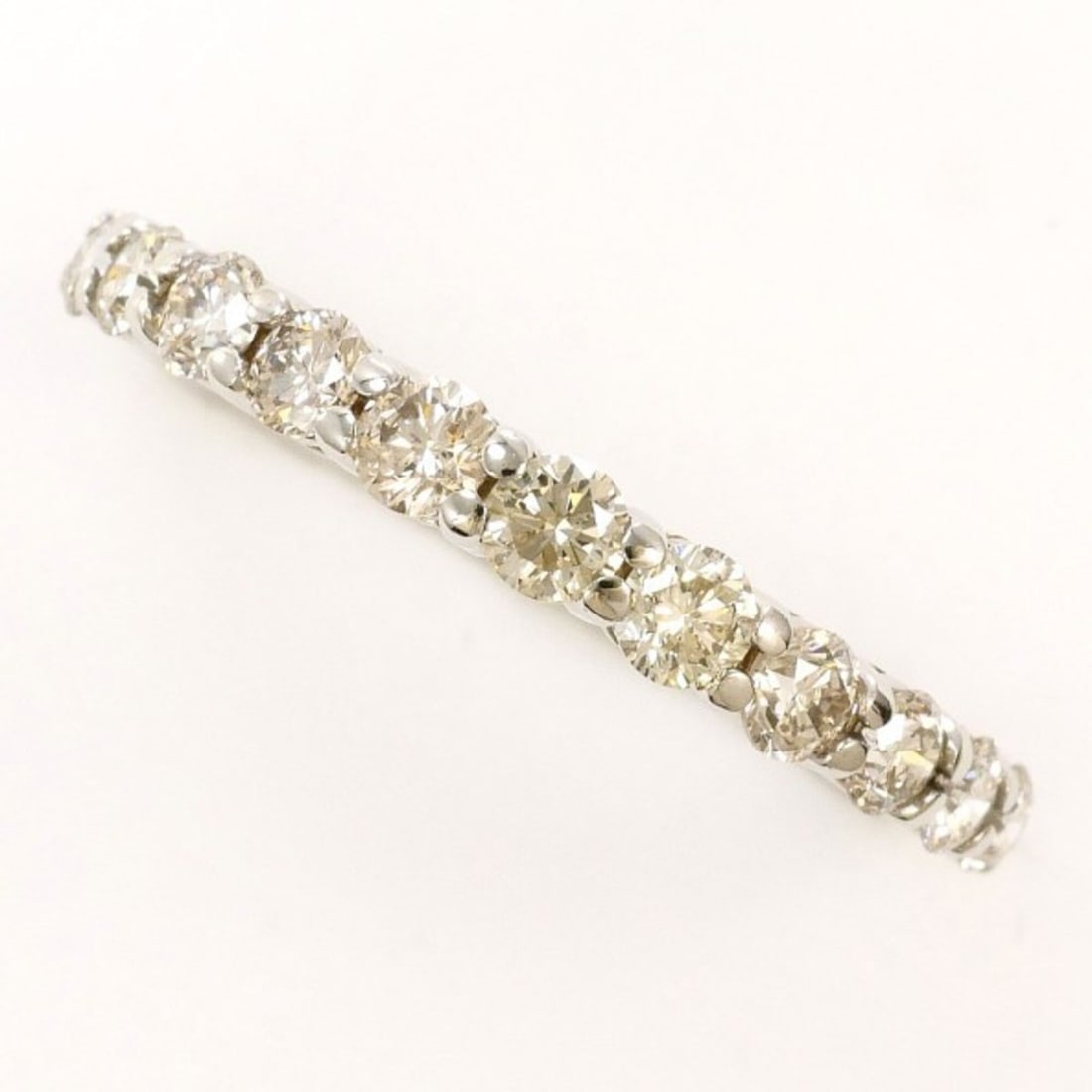 PT900 Platinum Ring with 0.50 Carat Diamond, Total Weight Approx. 1.4g, Used Jewelry, Like New: --- Catalog ---Category: SizeWidth: 2mm / 0.08''Weight: 1.4g / 0.04oz.JP Size: 8US Size: 4.5Category: DesignType: Band ringColor: PlatinumMetal: PlatinumStone: DiamondGender: WomenMaterial: Platinum 9