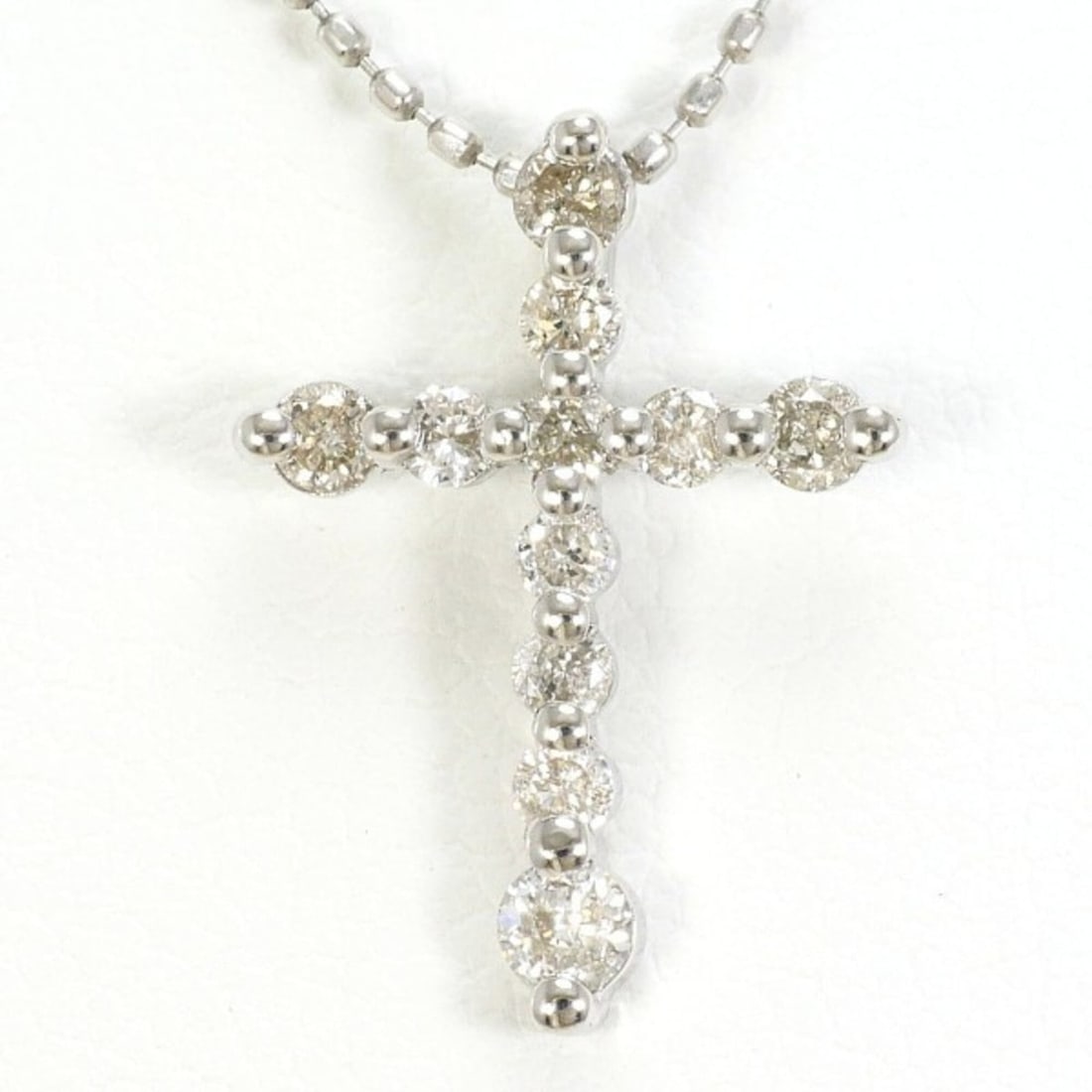 PT900 Platinum PT850 Necklace with 0.30ct Diamond, Total Weight Approx. 2.4g, 40cm, Jewelry, Used,: --- Catalog ---Category: SizeWeight: 2.4g / 0.08oz.Pendant Size: 16mm x 11mm / 0.62'' x 0.43''Neck Circumference: 40 cm / 15.74''Category: DesignColor: PlatinumMetal: PlatinumStone: DiamondGender: Wom