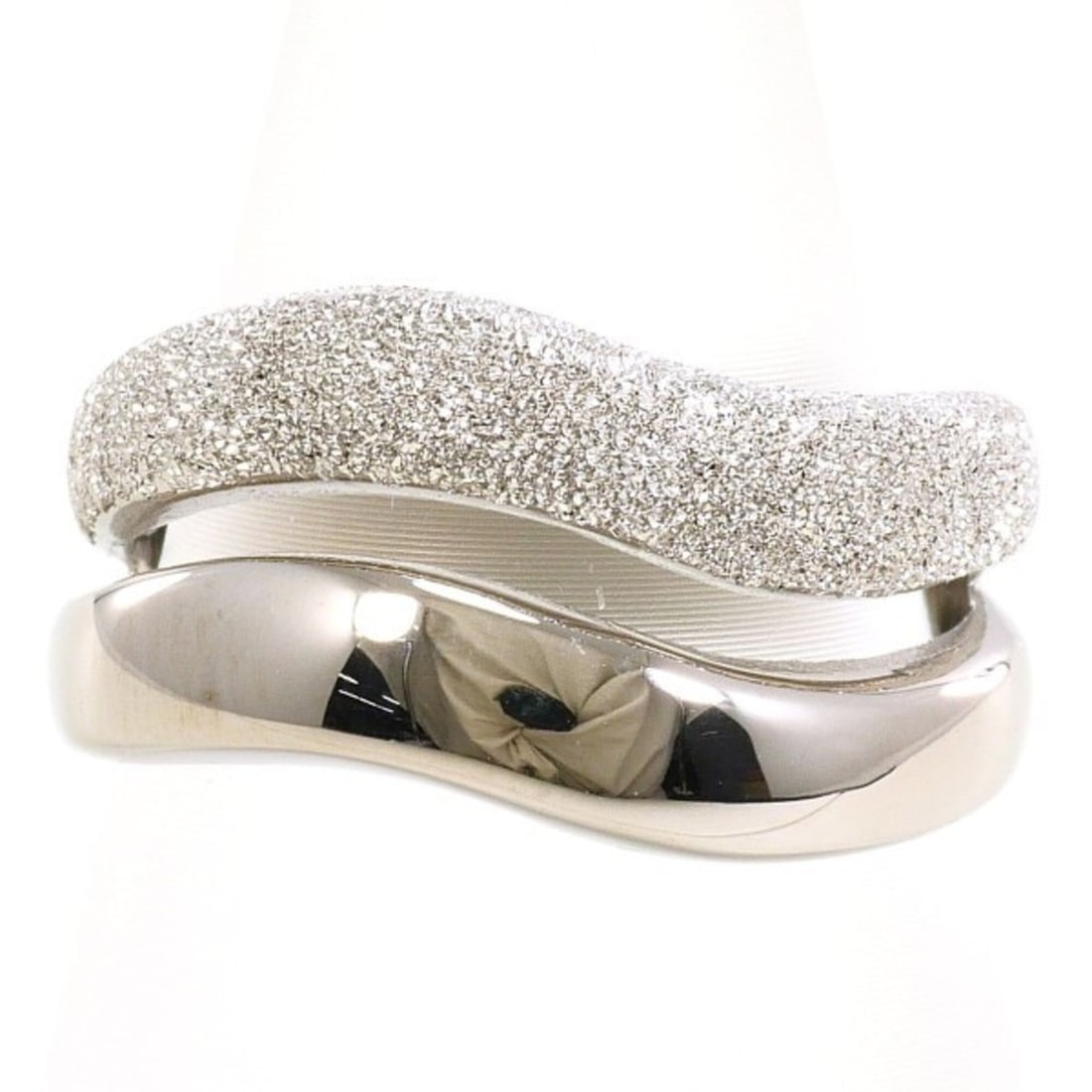 K14 14K WG White Gold Ring, Total Weight Approx. 3.6g, Jewelry, Used, Like New: --- Catalog ---Category: SizeWidth: 10mm / 0.39''Weight: 3.6g / 0.12oz.JP Size: 9.5US Size: 5Category: DesignType: Band ringColor: White goldMetal: White GoldGender: WomenMaterial: White gold (14K)Met