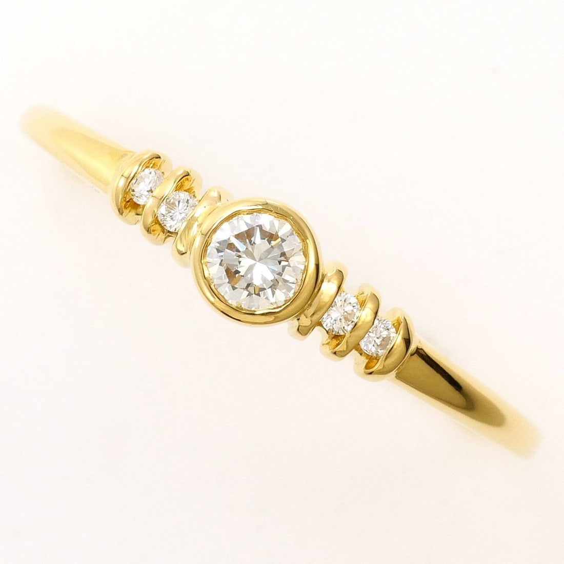 18K (18-karat) Yellow Gold Ring with 0.19ct Diamond, Total Weight 2.1g, Jewelry: --- Catalog ---Category: SizeWidth: 5mm / 0.2''Weight: 2.1g / 0.07oz.JP Size: 27US Size: 13Category: DesignType: Band ringColor: Yellow goldMetal: GoldStone: DiamondGender: Women,MenMaterial: Yellow g