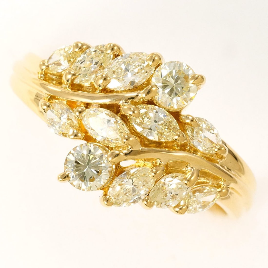 18K (18-karat) Yellow Gold Ring with Diamonds, Total Weight 3.3g, Jewelry (1 of 10)