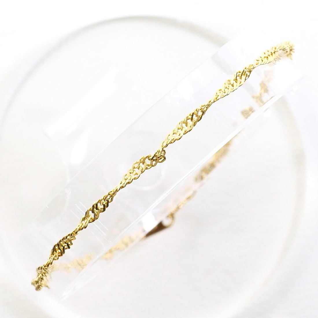 18K (18-karat) Yellow Gold Bracelet, Total Weight 1.2g, 18.5cm, Jewelry: --- Catalog ---Category: SizeLength: 18.5cm / 7.28''Weight: 1.2g / 0.04oz.Category: DesignType: Charm braceletColor: Yellow goldMetal: GoldGender: WomenMaterial: Yellow gold (18K)Metal Purity: 18KCate