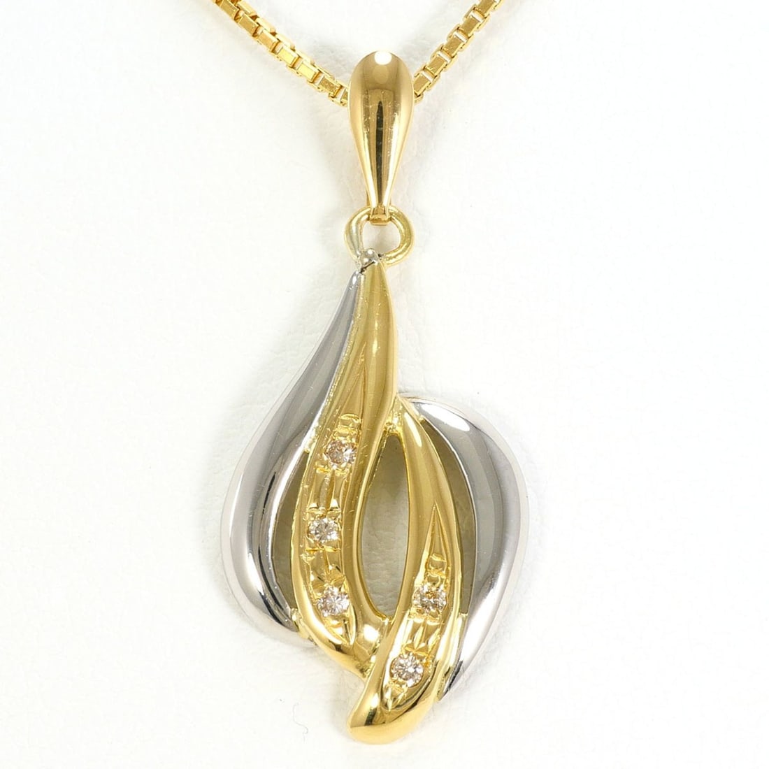 PT850 Platinum 18K Yellow Gold Necklace with 0.05ct Diamond, Total Weight 5.4g, 40cm Length, Jewelry: --- Catalog ---Category: SizeWeight: 5.4g / 0.19oz.Pendant Size: 30mm x 13mm / 1.18'' x 0.51''Neck Circumference: 40 cm / 15.74''Category: DesignColor: Yellow goldMetal: Gold, PlatinumStone: DiamondGe