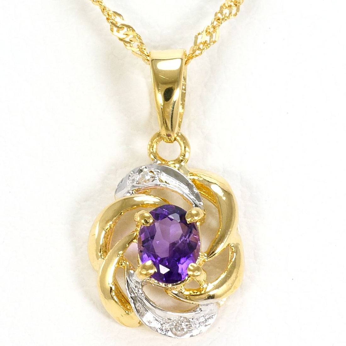 18K (18-karat) Yellow Gold Necklace with Amethyst and Diamond (carat mark not specified), Total: --- Catalog ---Category: SizeWeight: 1.3g / 0.04oz.Pendant Size: 14mm x 8mm / 0.55'' x 0.31''Neck Circumference: 40 cm / 15.74''Category: DesignColor: White gold, Yellow goldMetal: Gold, White GoldSto