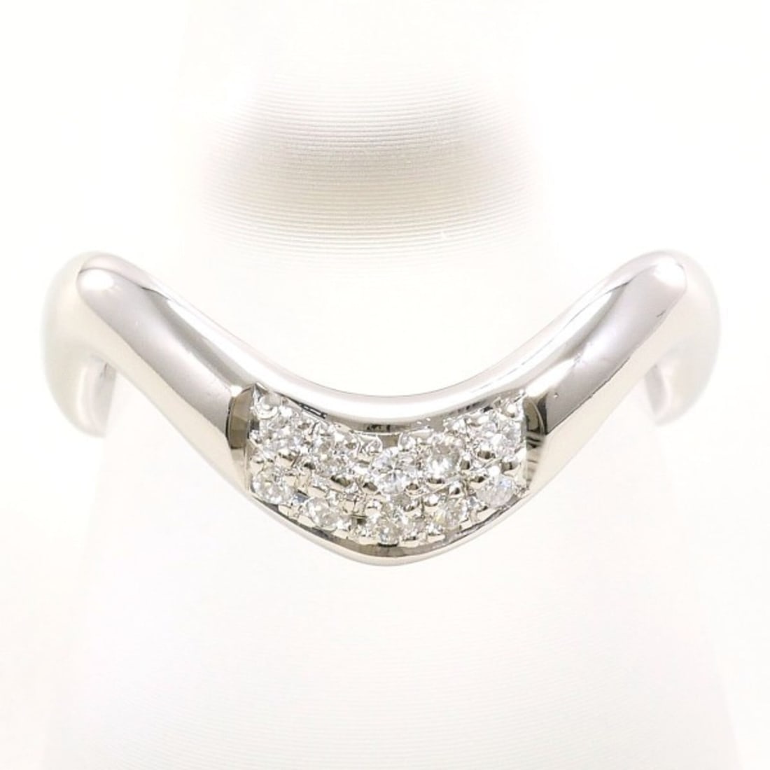 PT999 Ring, 1 Diamond (0.15 carat), with Certificate of Authenticity, Total Weight Approx. 7.0g,: --- Catalog ---Category: SizeWidth: 9mm / 0.35''Weight: 7g / 0.24oz.JP Size: 11.5US Size: 6Category: DesignType: Band ringColor: PlatinumMetal: PlatinumStone: DiamondGender: WomenMaterial: Platinum 99