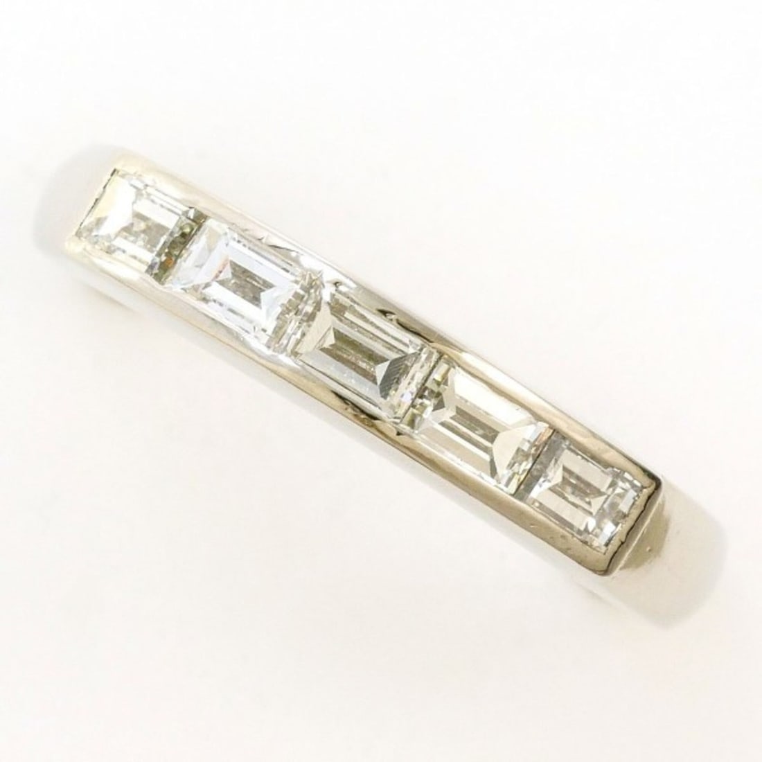 PT850 Platinum Ring, 1 Diamond (0.70ct), with Certificate of Authenticity, Total Weight Approx. (1 of 10)
