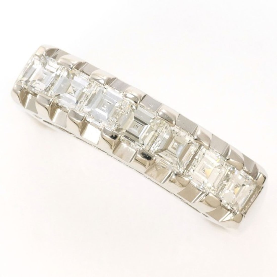 PT900 Platinum Ring with 1 Diamond, Certificate of Authenticity Included, Total Weight Approx. 5.9g,: --- Catalog ---Category: SizeWidth: 5mm / 0.2''Weight: 5.9g / 0.2oz.JP Size: 14.5US Size: 7Category: DesignType: Band ringColor: PlatinumMetal: PlatinumStone: DiamondGender: WomenMaterial: Platinum 90
