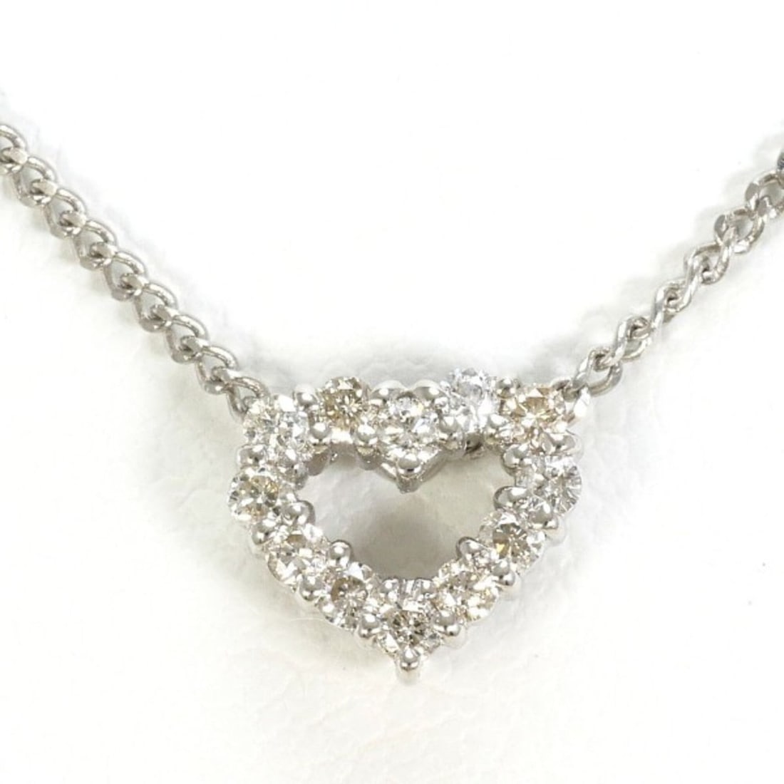 PT900 Platinum PT850 Necklace with 0.10ct Diamond, Total Weight Approx. 2.3g, 39cm, Jewelry, Used,: --- Catalog ---Category: SizeWeight: 2.3g / 0.08oz.Pendant Size: 5mm x 7mm / 0.19'' x 0.27''Neck Circumference: 39 cm / 15.35''Category: DesignColor: PlatinumMetal: PlatinumStone: DiamondGender: Women