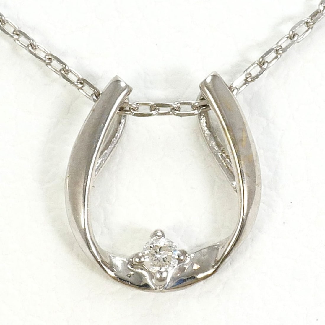 K10 10K WG White Gold Necklace with 0.01ct Diamond, Total Weight 0.8g, 40cm, Jewelry: --- Catalog ---Category: SizeWeight: 0.8g / 0.02oz.Pendant Size: 7mm x 6mm / 0.27'' x 0.23''Neck Circumference: 40 cm / 15.74''Category: DesignColor: White goldMetal: White GoldStone: DiamondGender: W