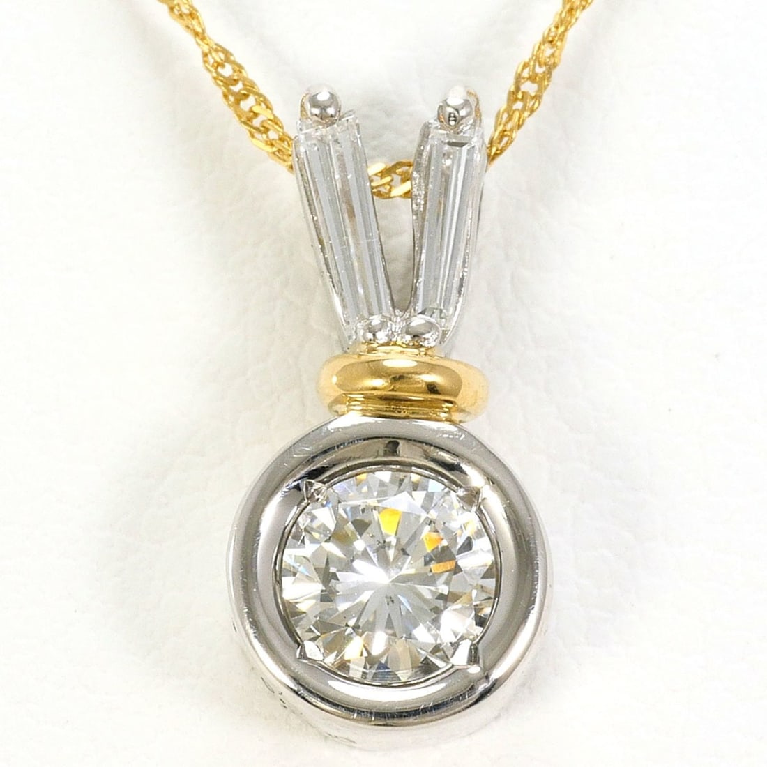Platinum (PT) and Yellow Gold (YG) Necklace with 0.39ct 0.13ct Diamonds (SI1 clarity, certified), (1 of 9)