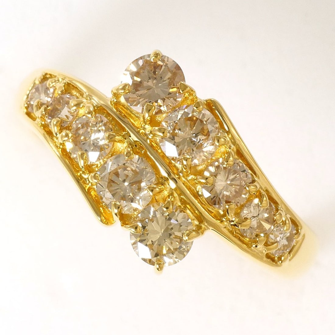 18K (18-karat) Yellow Gold Ring with Brown Diamond 1.05ct, Certificate of Authenticity, Total Weight: --- Catalog ---Category: SizeWidth: 10mm / 0.39''Weight: 3.4g / 0.11oz.JP Size: 11US Size: 6Category: DesignType: Band ringColor: Brown, Yellow goldMetal: GoldStone: DiamondGender: WomenMaterial: Yell
